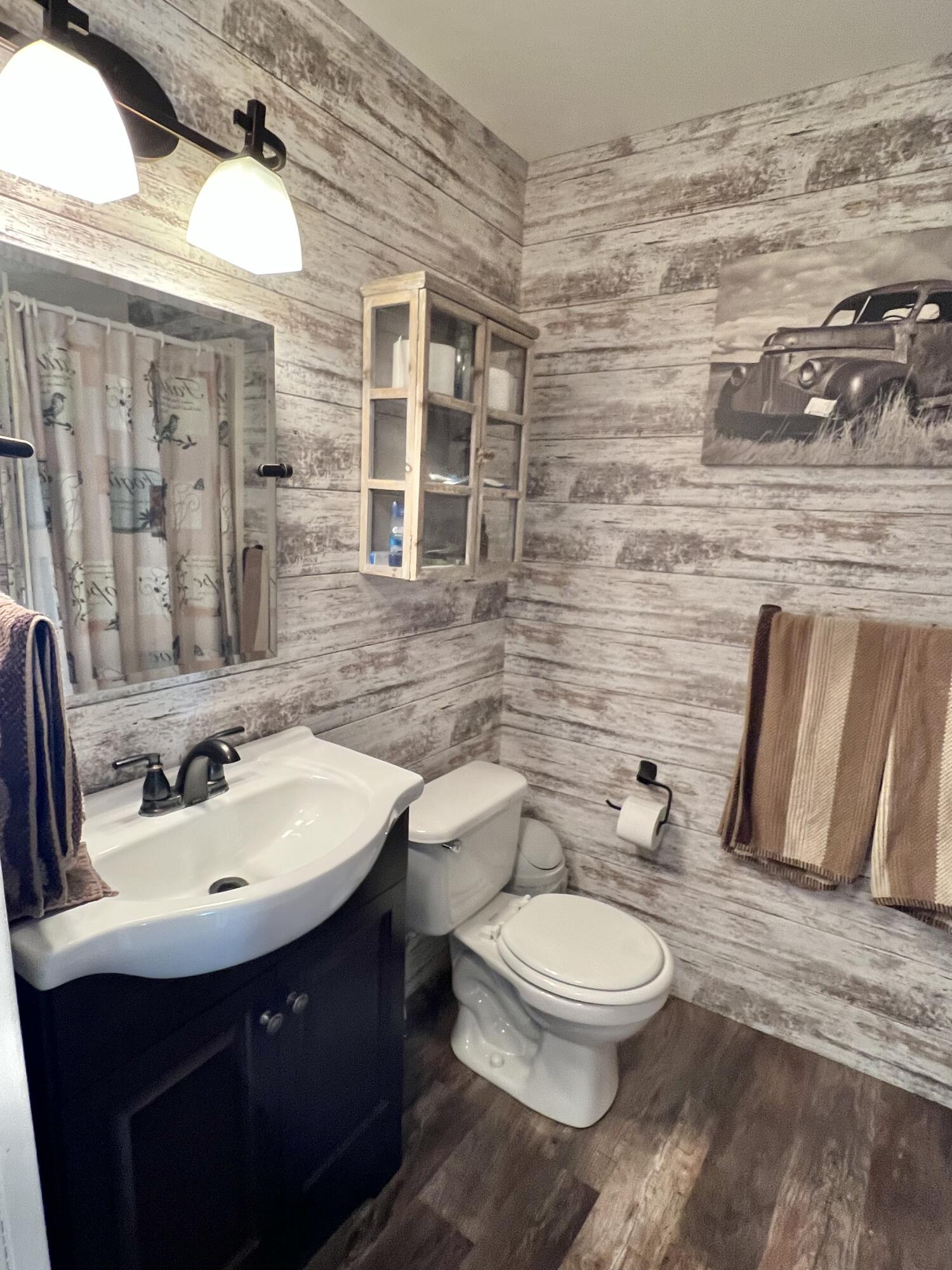 970 North Leaton Road Mount Pleasant, MI 48858 - Photo 28 of 37 Master bath/laundry