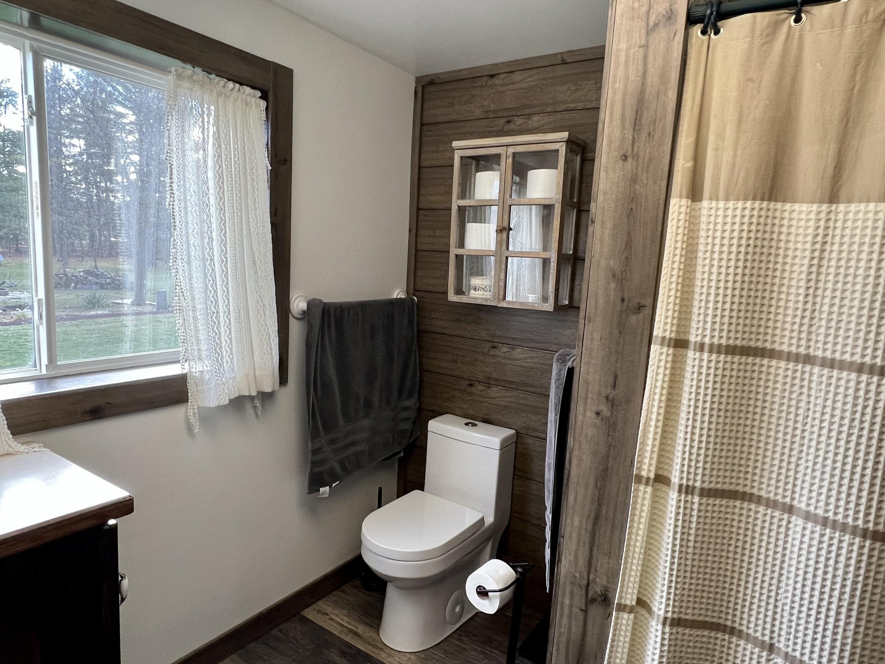 970 North Leaton Road Mount Pleasant, MI 48858 - Photo 37 of 37 Main bath 3
