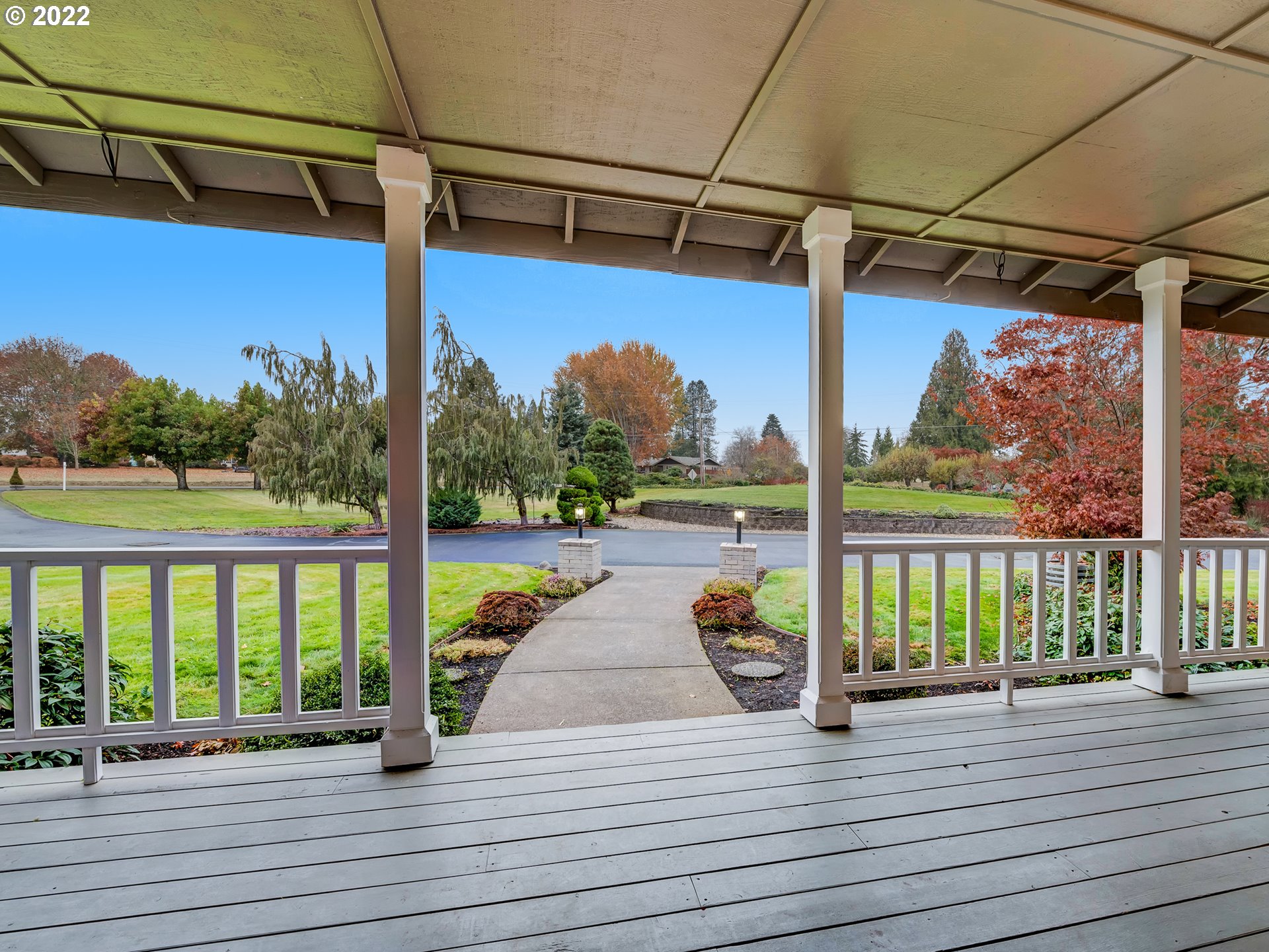 28244 Edgewater Drive Eugene, OR 97402 - Photo 30 of 30 a view of balcony with couch
