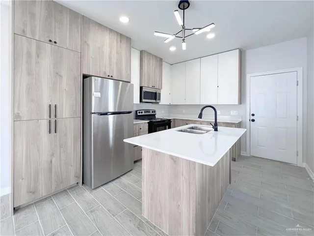 $1,075 | 508 North Alexandrite Avenue, Unit 1, Edinburg, TX 78539