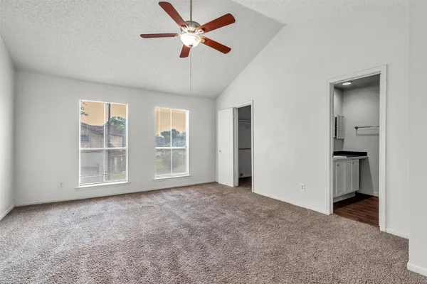 $1,525 | 7700 Creekbend Drive, Unit 143, Houston, TX 77071