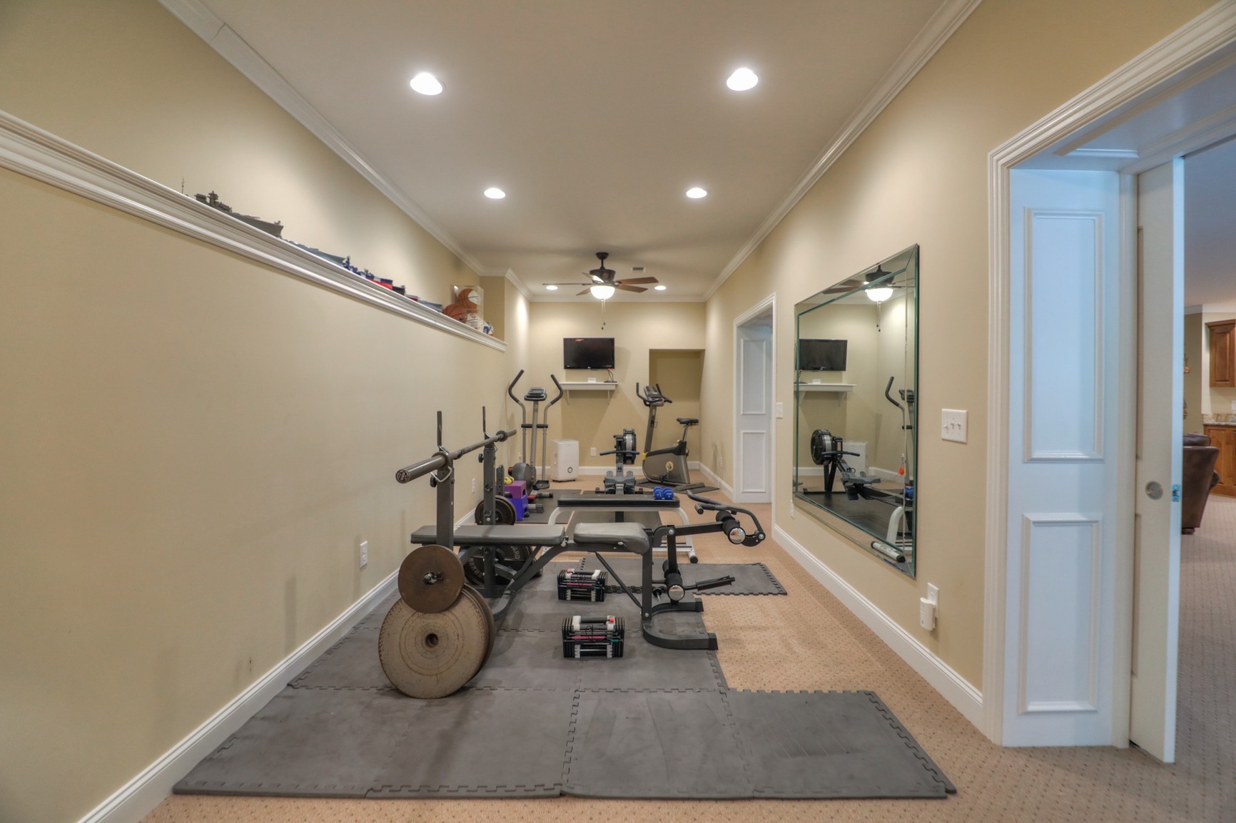 505 Bethlehem Road Lebanon, TN 37087 - Photo 37 of 44 a room with wooden floor and white walls