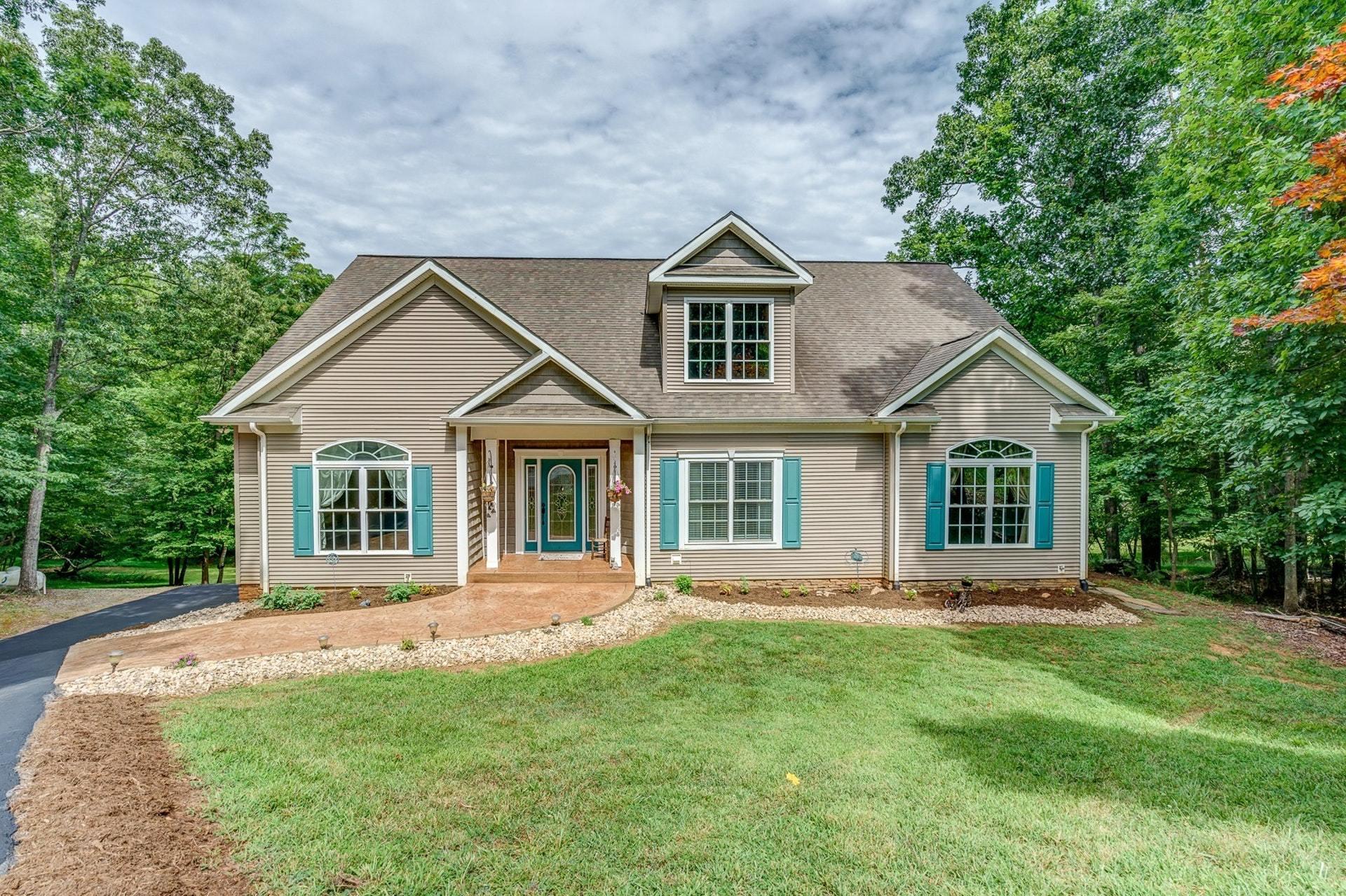 113 Bent Tree Road Moneta, VA 24121 - Photo 1 of 47 Front