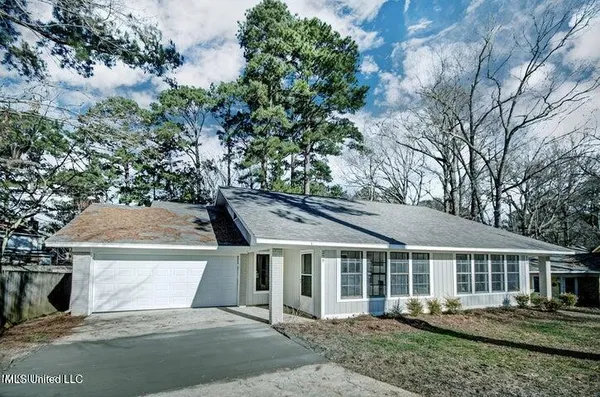 $2,195 | 229 Brendalwood Boulevard, Unit A, Brandon, MS 39047