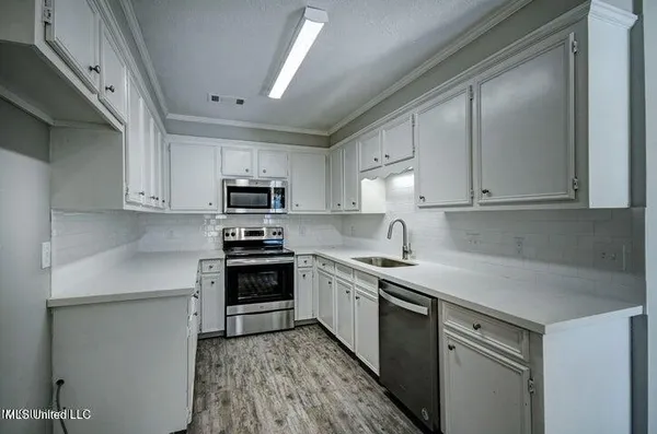 $2,195 | 229 Brendalwood Boulevard, Unit A, Brandon, MS 39047