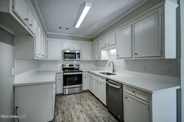 $2,195 | 229 Brendalwood Boulevard, Unit A, Brandon, MS 39047