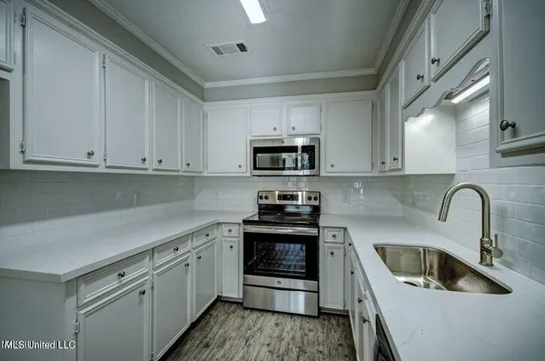 $2,195 | 229 Brendalwood Boulevard, Unit A, Brandon, MS 39047