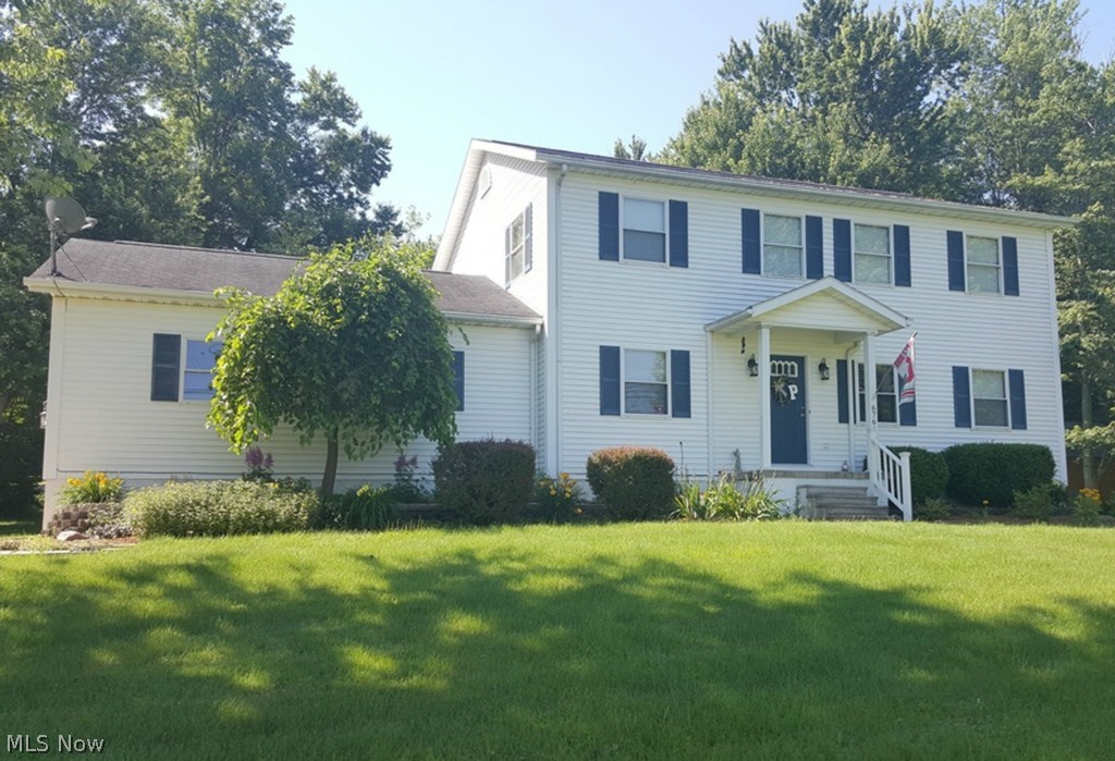 6766 Navarre Road Southwest Massillon, OH 44646 - Photo 2 of 24