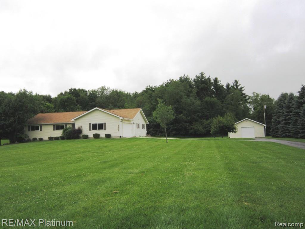 3717 Innisfree Road Howell, MI 48855 - Photo 1 of 27 IMG_4413.jpg