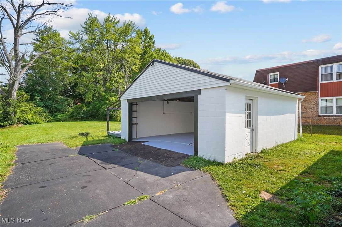 62 Shields Road Youngstown, OH 44512 - Photo 13 of 14 Gallery Image 13