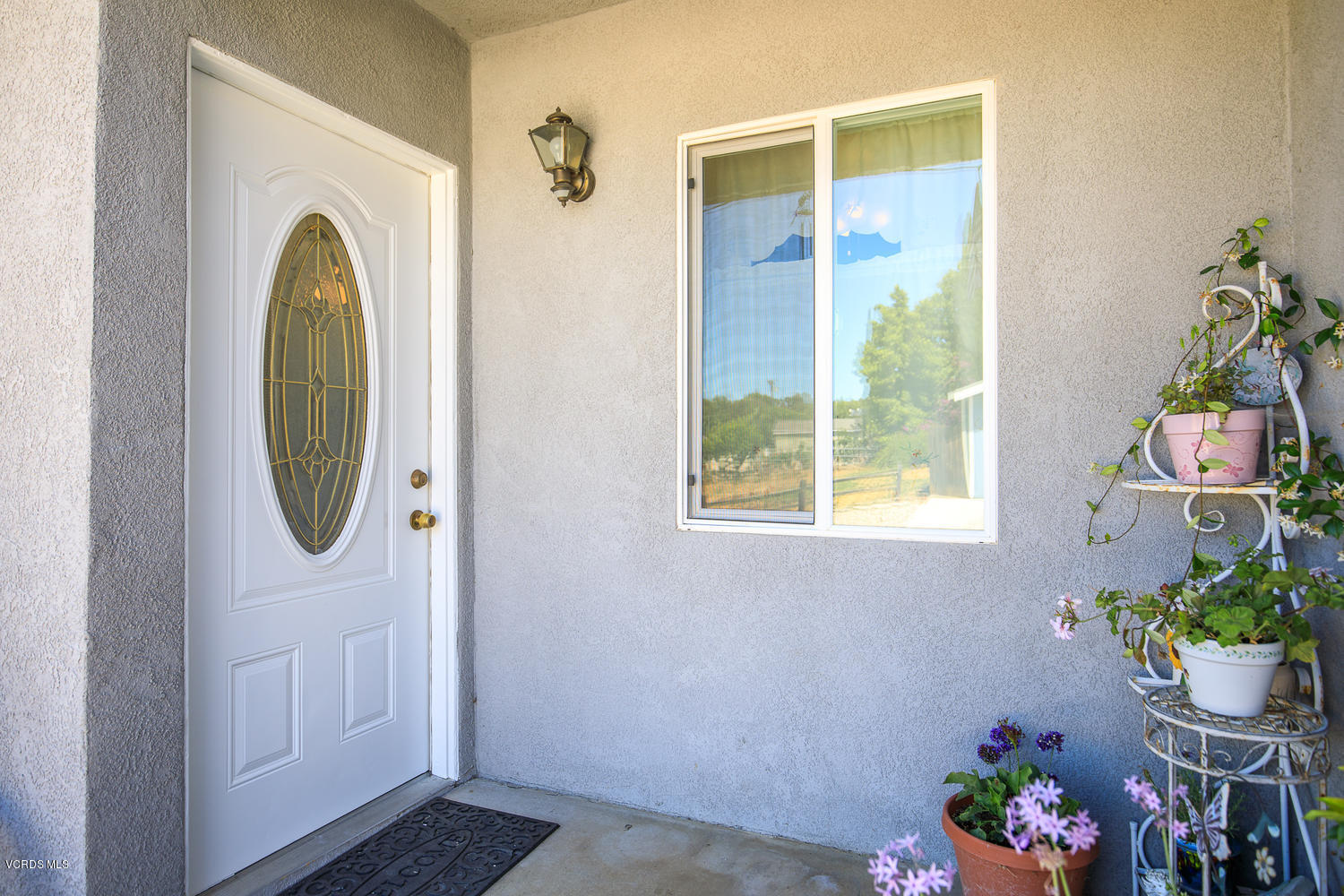 250 Brook Road Newbury Park, CA 91320 - Photo 2 of 18 a view of living room