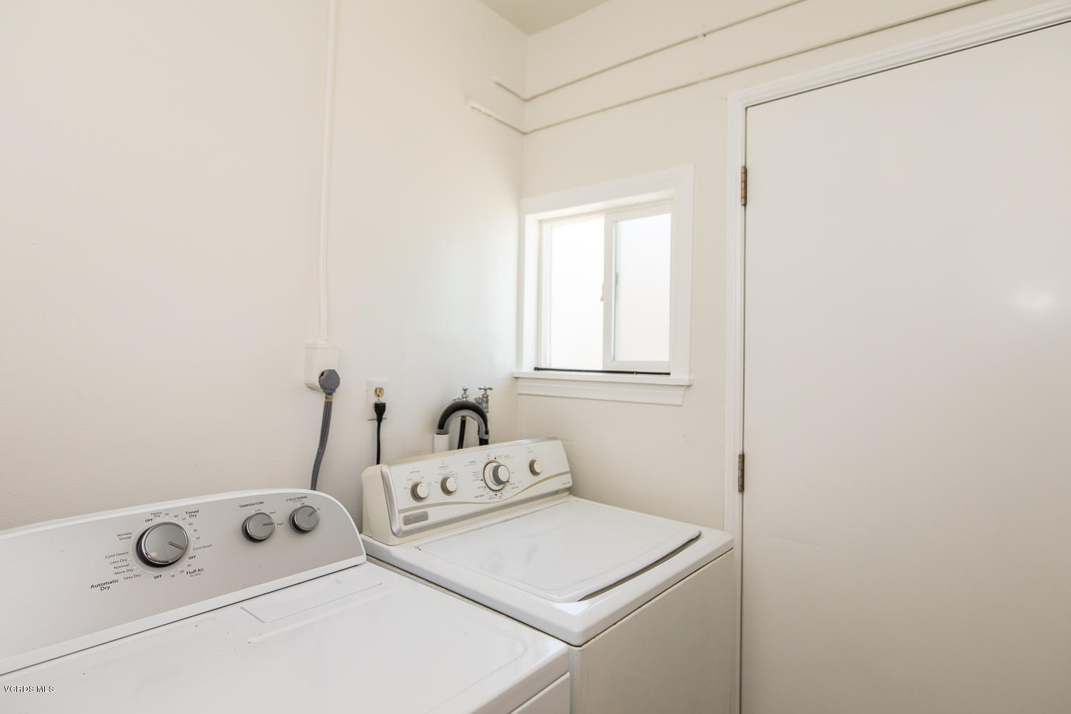 250 Brook Road Newbury Park, CA 91320 - Photo 13 of 18 a utility room with dryer and washer