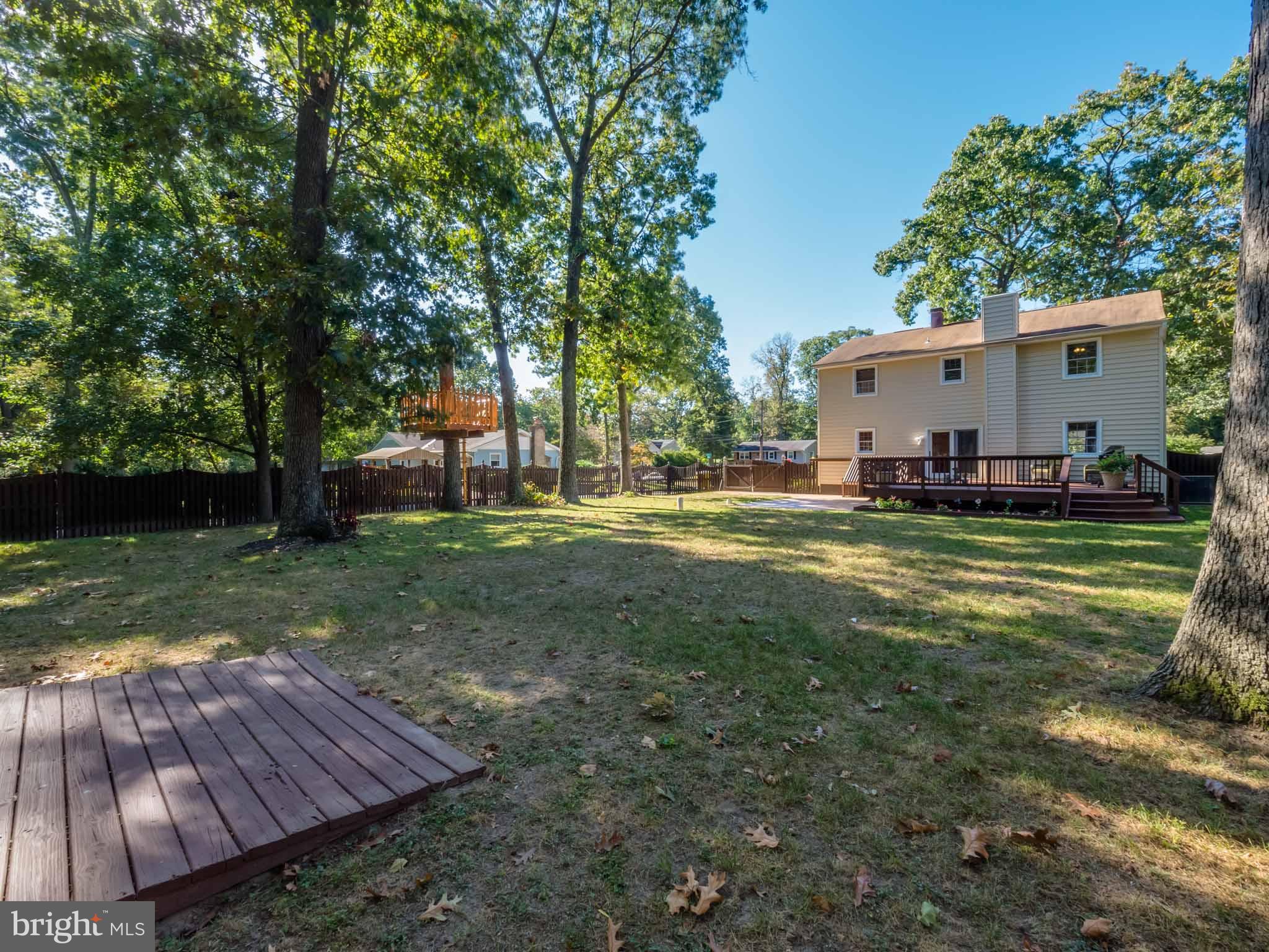 814 Danza Road Severn, MD 21144 - Photo 5 of 30 Large back yard