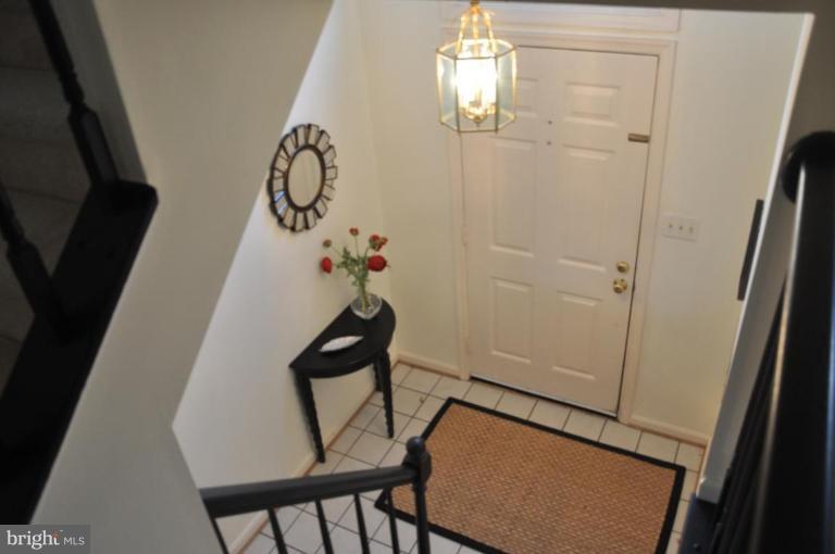 3836 Inverness Road Fairfax, VA 22033 - Photo 28 of 30 Entrance / Foyer