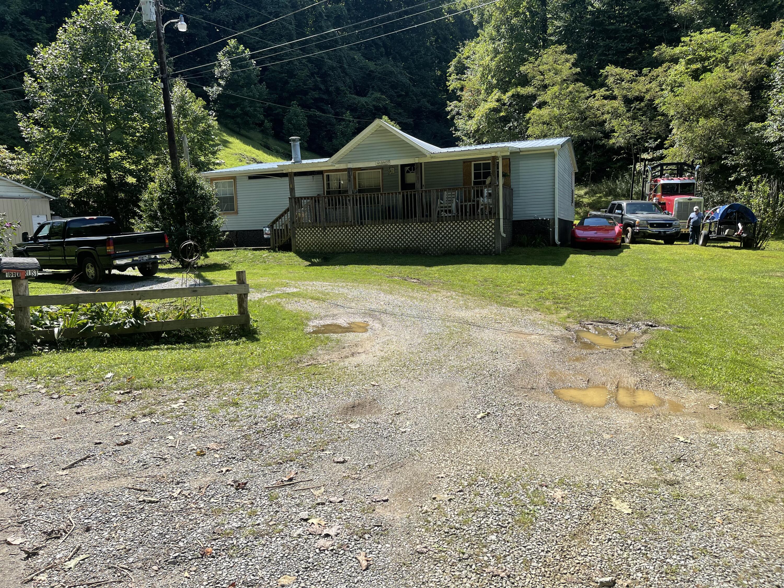 166 Verl Street Road Hampton, TN 37658 - Photo 2 of 42 B6A1A381-0566-47D6-9E10-F0966234477B
