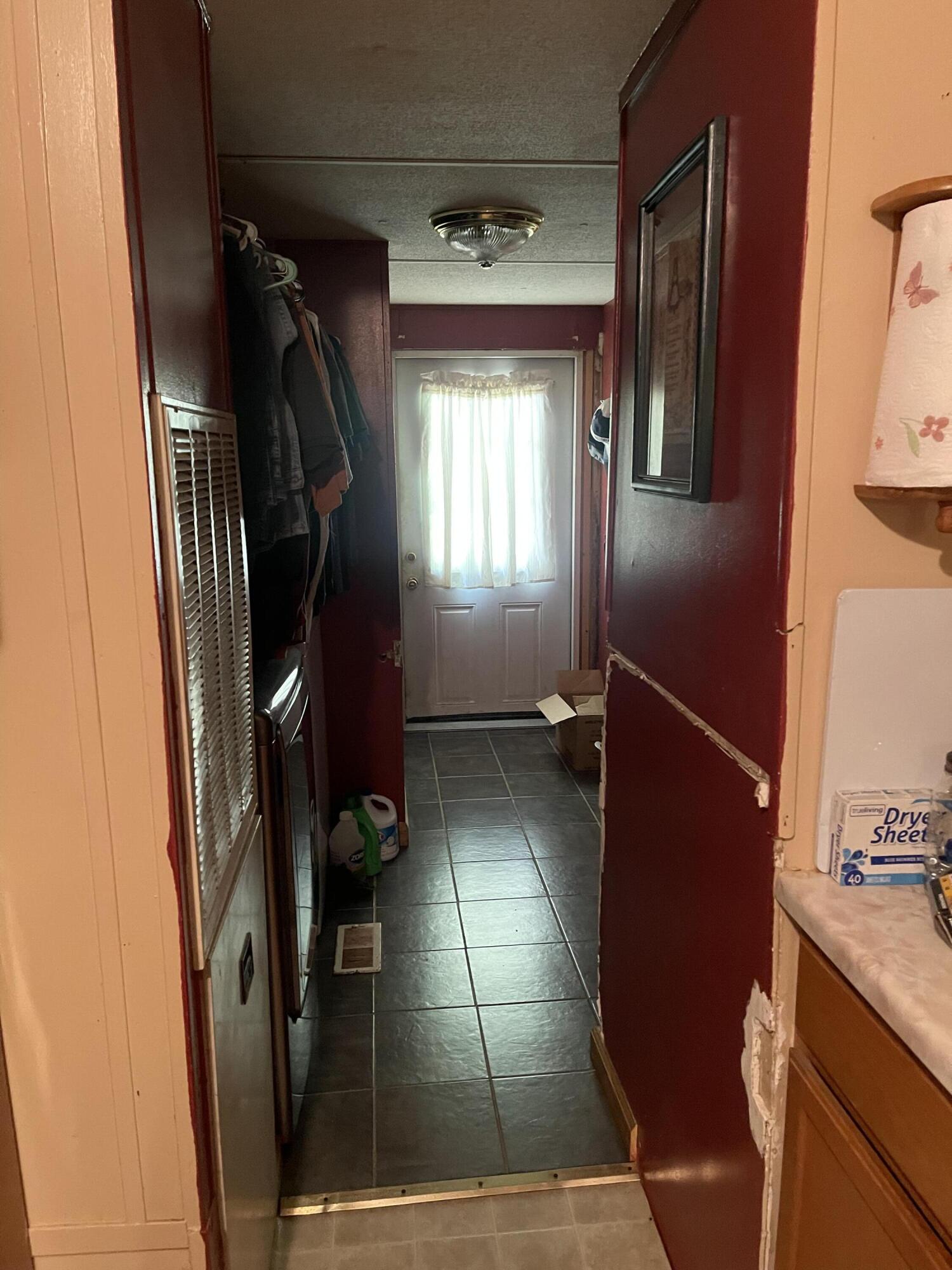 166 Verl Street Road Hampton, TN 37658 - Photo 23 of 42 80390103-6527-48A7-9C5A-C8F23D10F542