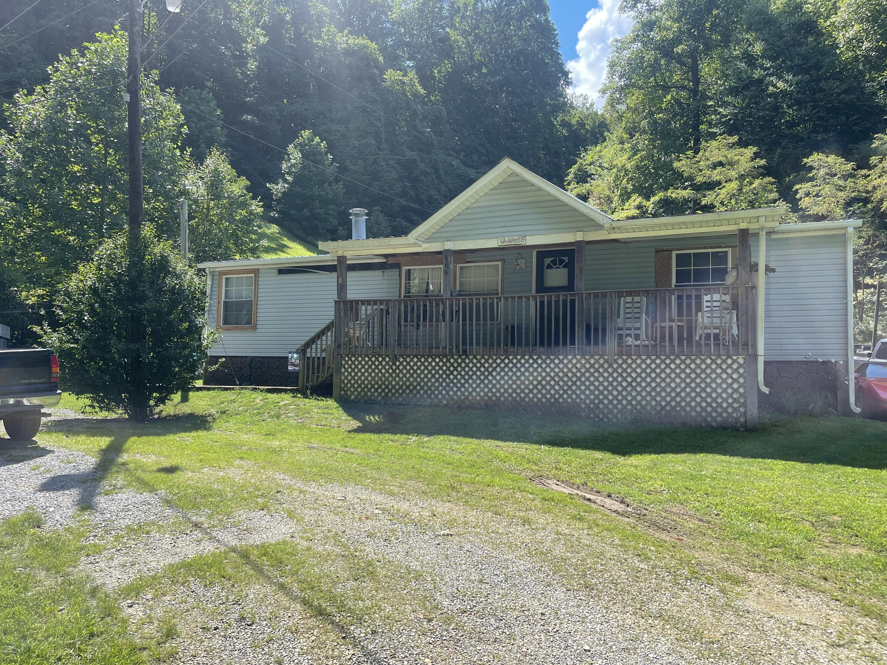 166 Verl Street Road Hampton, TN 37658 - Photo 3 of 42 F459B1FE-05E9-4F4D-956D-83F083E738BC