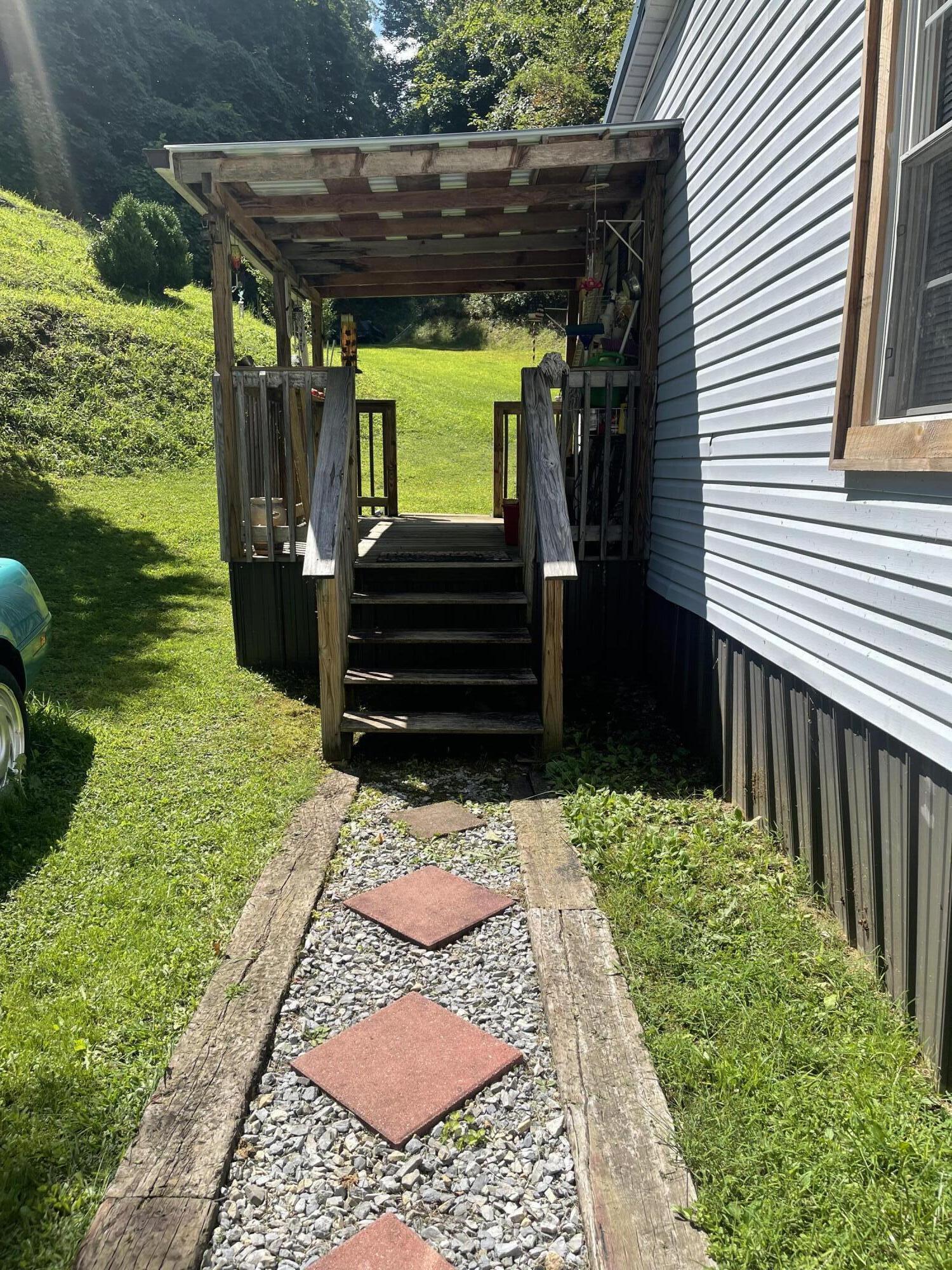 166 Verl Street Road Hampton, TN 37658 - Photo 4 of 42 9E33B9DF-D855-42DC-ACAA-A7B9EC93D5F0
