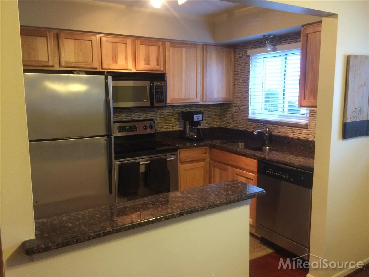 1097 Tienken Court, Unit 102 Rochester, MI 48306 - Photo 3 of 12