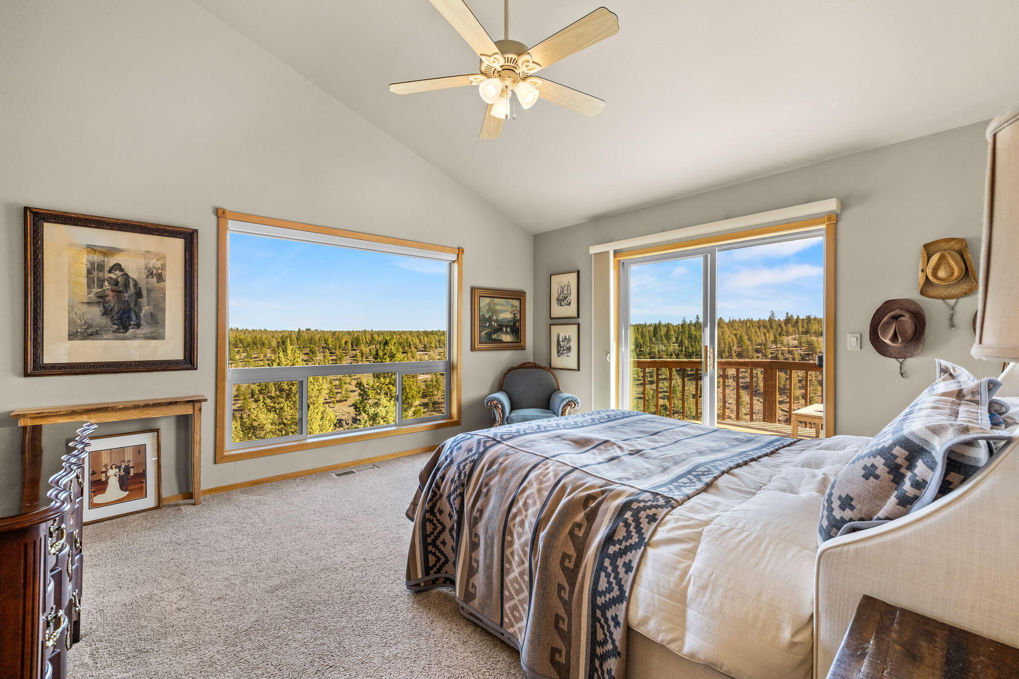 17555 Mountain View Road Sisters, OR 97759 - Photo 23 of 50 Primary Bedroom w/ Furniture