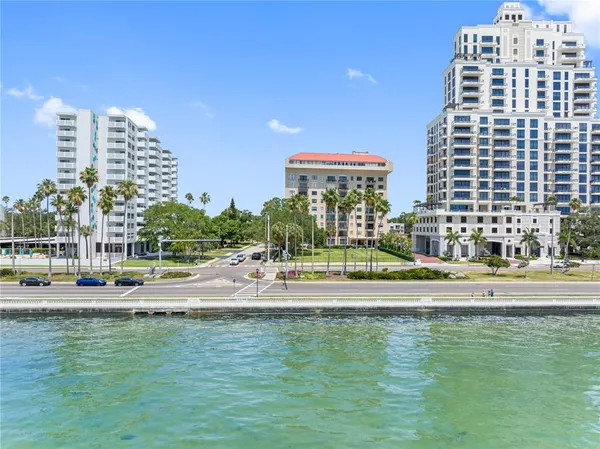$2,150 | 2109 Bayshore Boulevard, Unit 205, Tampa, FL 33606