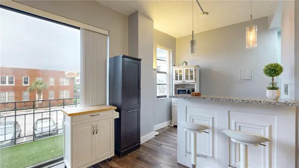 $2,150 | 2109 Bayshore Boulevard, Unit 205, Tampa, FL 33606