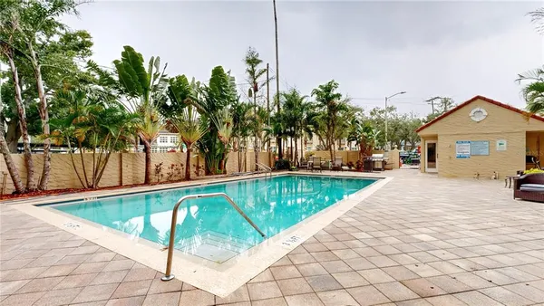 $2,150 | 2109 Bayshore Boulevard, Unit 205, Tampa, FL 33606