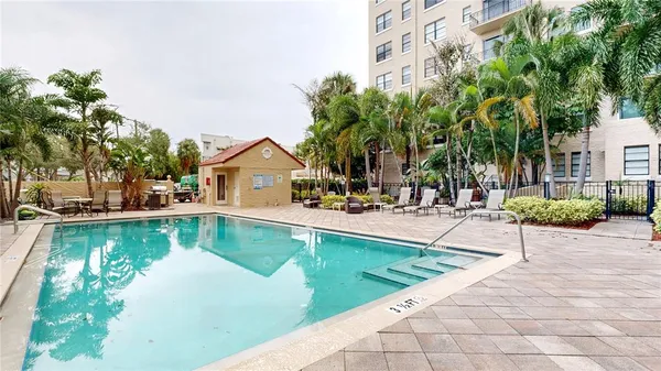 $2,150 | 2109 Bayshore Boulevard, Unit 205, Tampa, FL 33606