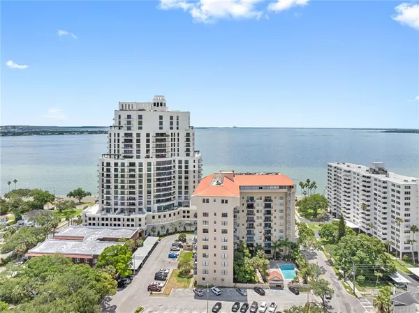 $2,150 | 2109 Bayshore Boulevard, Unit 205, Tampa, FL 33606