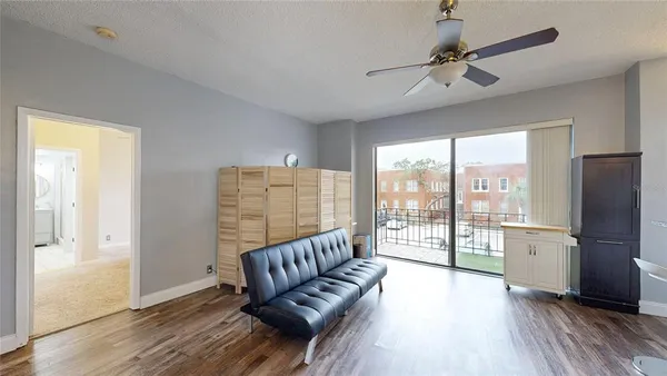 $2,150 | 2109 Bayshore Boulevard, Unit 205, Tampa, FL 33606