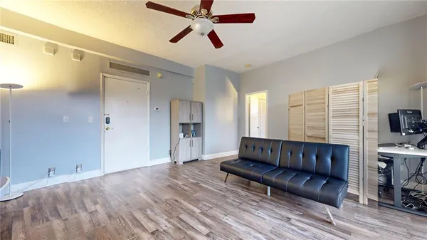$2,150 | 2109 Bayshore Boulevard, Unit 205, Tampa, FL 33606