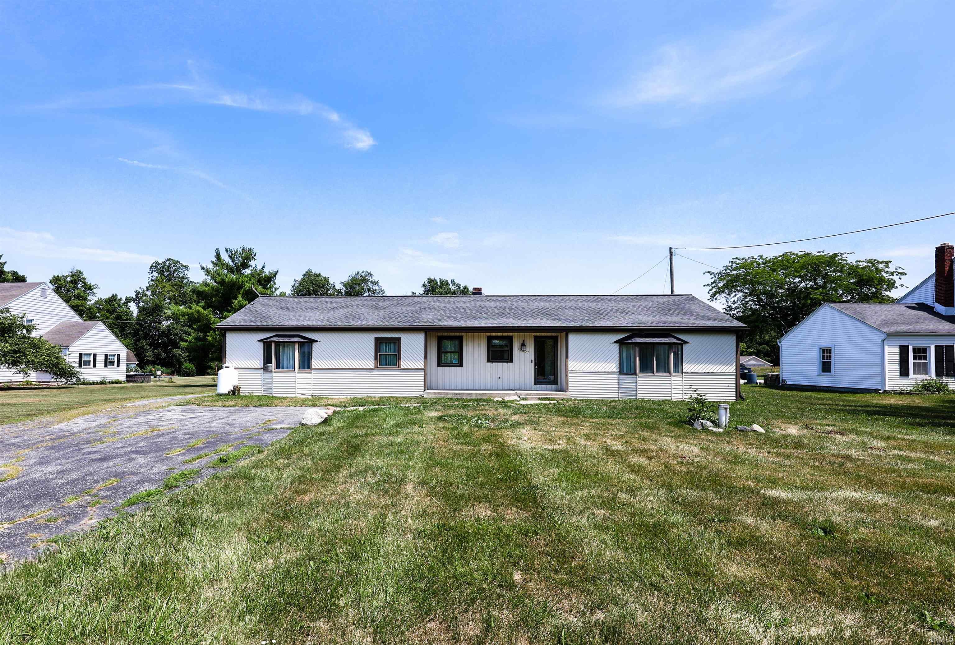 15807 Winchester Road Fort Wayne, IN 46819 - Photo 2 of 36
