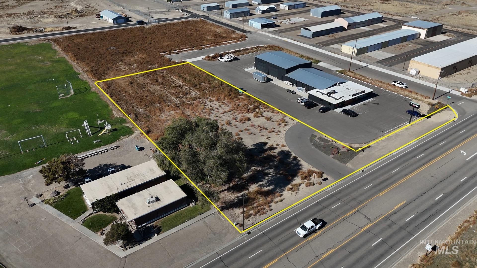 833 Southwest 30th Street Ontario, OR 97914 - Photo 2 of 4 Aerial overview of property's location with property parcel outlined