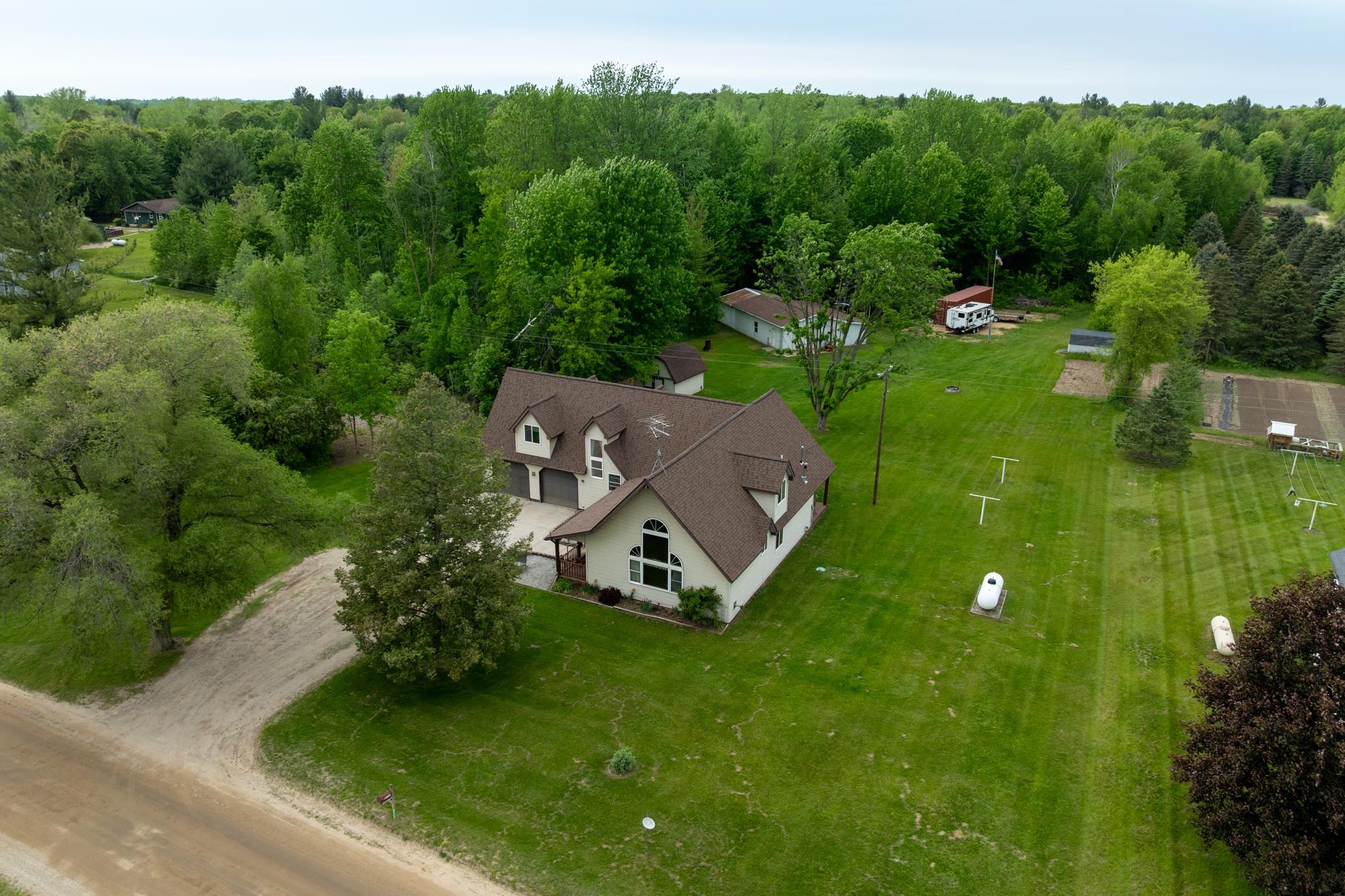 9755 East Deerfield Road Shepherd, MI 48883 - Photo 40 of 47 1934773-37011377-569b-46ce-99fe-b5c113a1e4b1.JPG