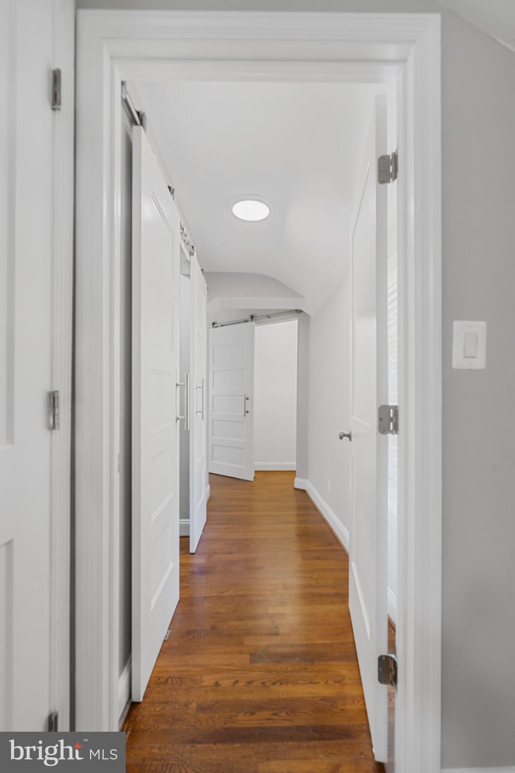 2406 South Arlington Ridge Road Arlington, VA 22202 - Photo 20 of 46 Hallway to owners suite