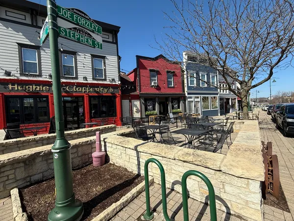 $2,500 | 114 Stephen Street, Unit 1, Lemont, IL 60439