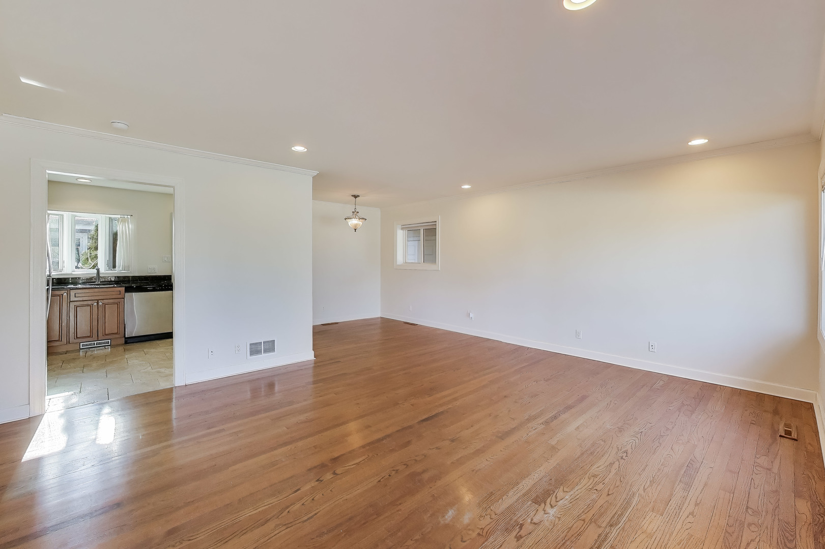 1000 Dell Road Northbrook, IL 60062 - Photo 3 of 28