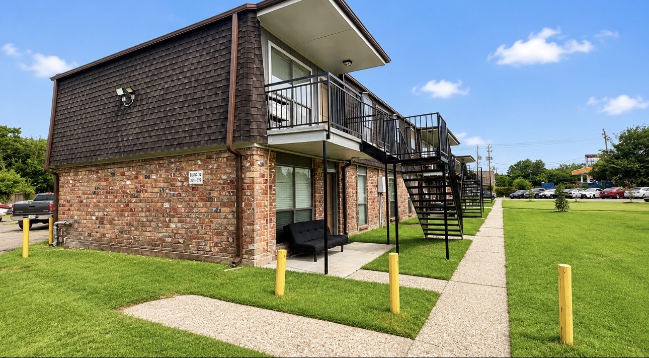10802 Kingspoint Road, Unit 313 Houston, TX 77075 - Photo 2 of 6 Gallery Image 2