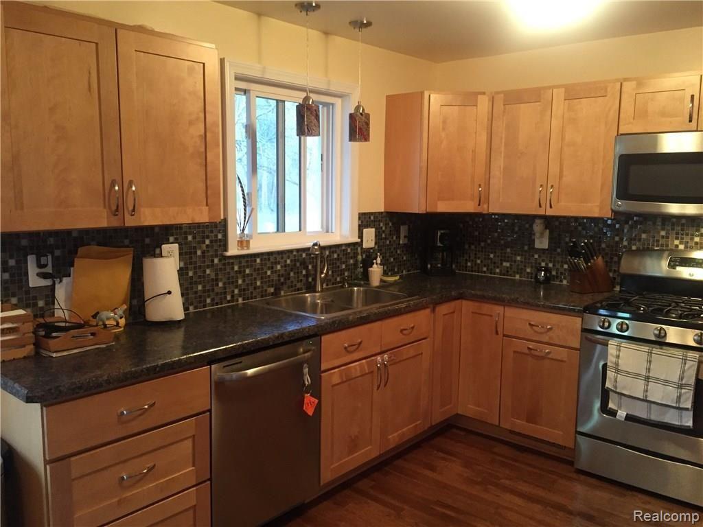 48500 Hull Road Belleville, MI 48111 - Photo 4 of 11