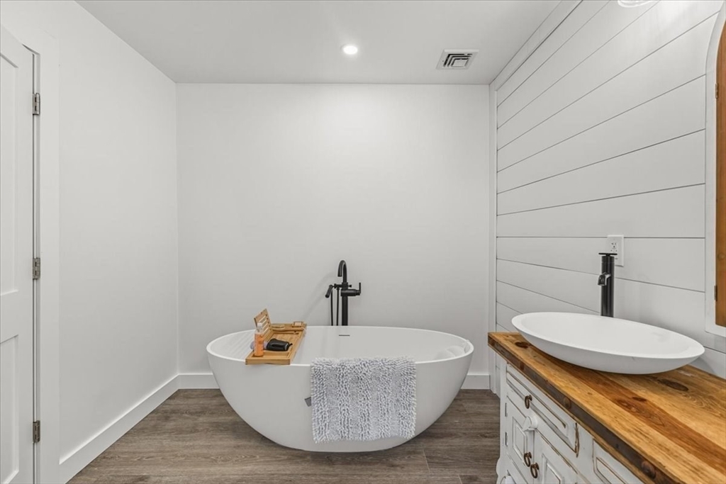 827 High Street Bridgewater, MA 02324 - Photo 17 of 40 Gallery Image 17