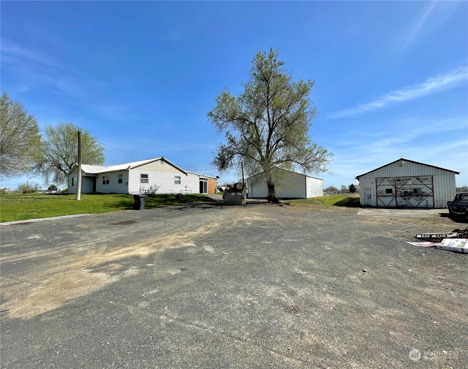 9855 Stone Road Northeast Moses Lake, WA 98837 - Photo 4 of 24 Gallery Image 4