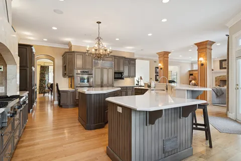 $1,750,000 | 454 East Oxford Road, North Barrington, IL 60010