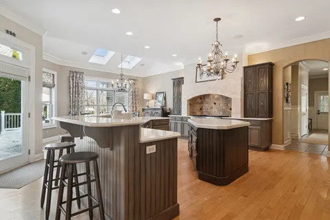 $1,750,000 | 454 East Oxford Road, North Barrington, IL 60010