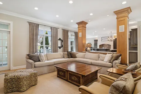 $1,750,000 | 454 East Oxford Road, North Barrington, IL 60010