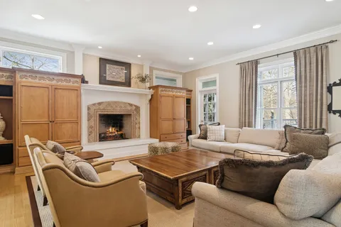 $1,750,000 | 454 East Oxford Road, North Barrington, IL 60010