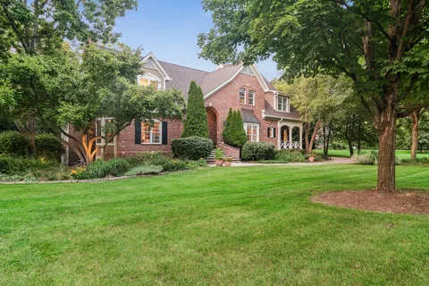 $1,750,000 | 454 East Oxford Road, North Barrington, IL 60010