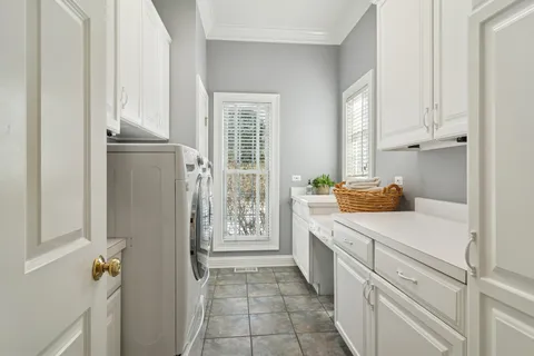 $1,750,000 | 454 East Oxford Road, North Barrington, IL 60010