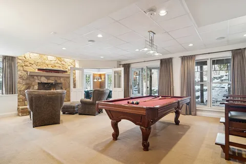 $1,750,000 | 454 East Oxford Road, North Barrington, IL 60010