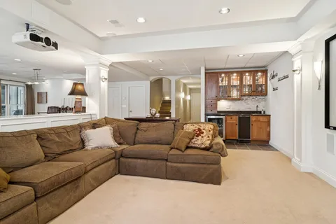 $1,750,000 | 454 East Oxford Road, North Barrington, IL 60010