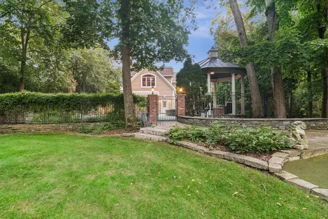 $1,750,000 | 454 East Oxford Road, North Barrington, IL 60010